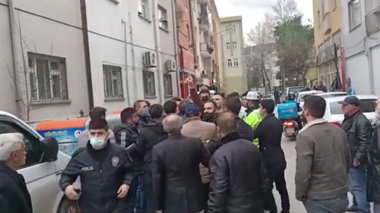 İYİ Parti'nin Bursa'daki programında provokasyon