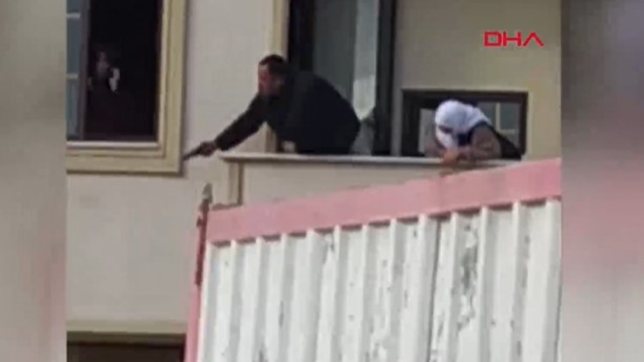 Balkondan ateş açtığı kiracısı yaralandı
