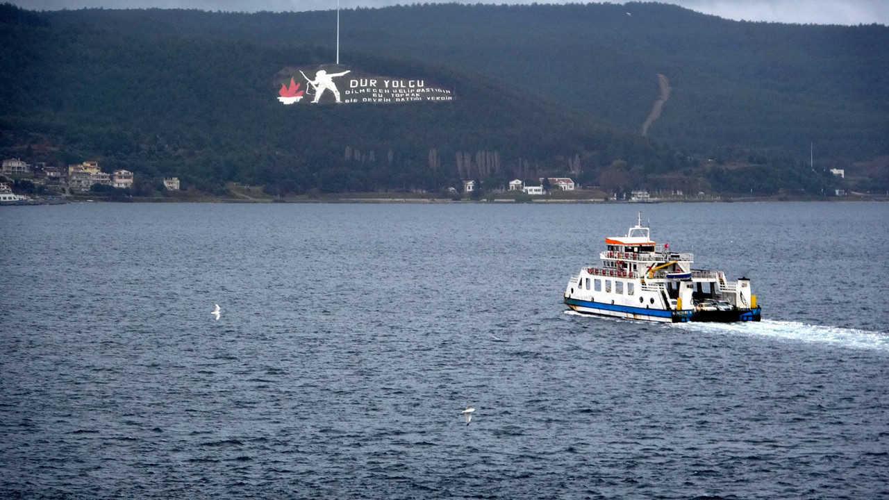 Gökçeada ve Bozcaada'ya bazı feribot seferleri iptal edildi