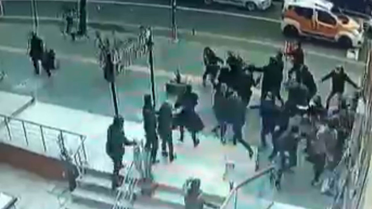 Adliye önünde silahlı kavga