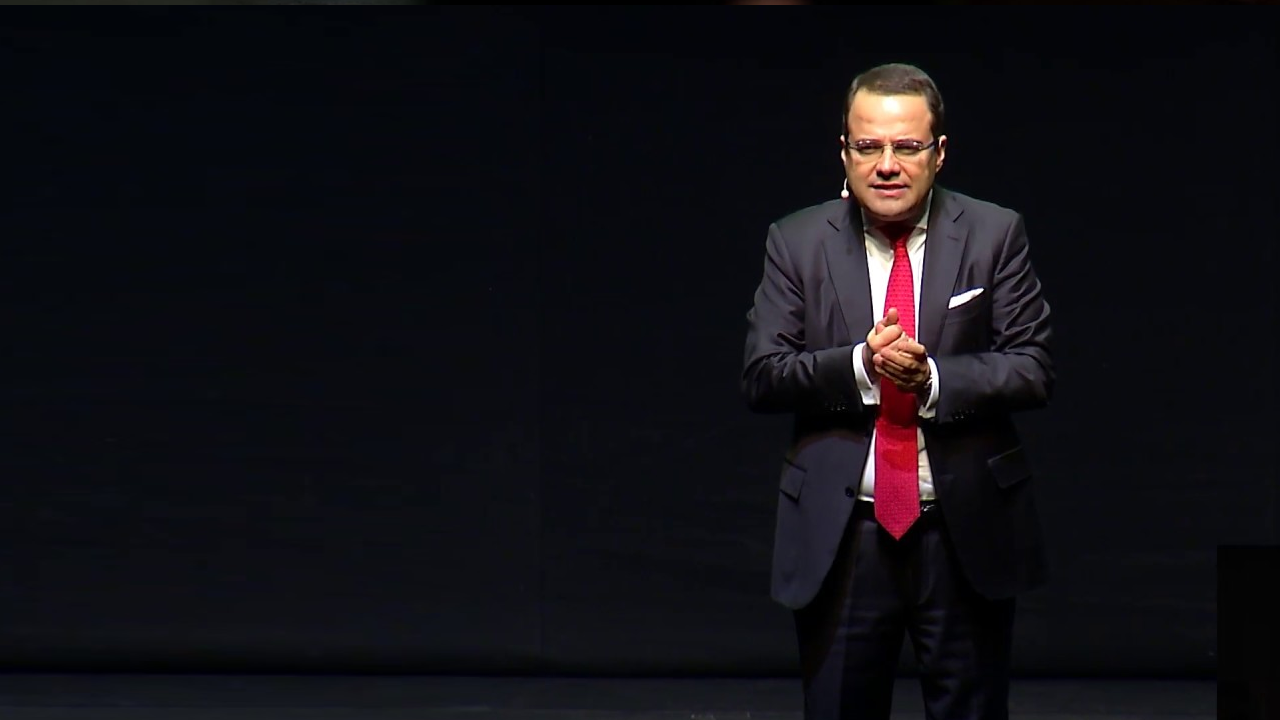 Özgür Demirtaş isyan etti: Bütün dünya akılsız bir tek biz mi akıllıyız