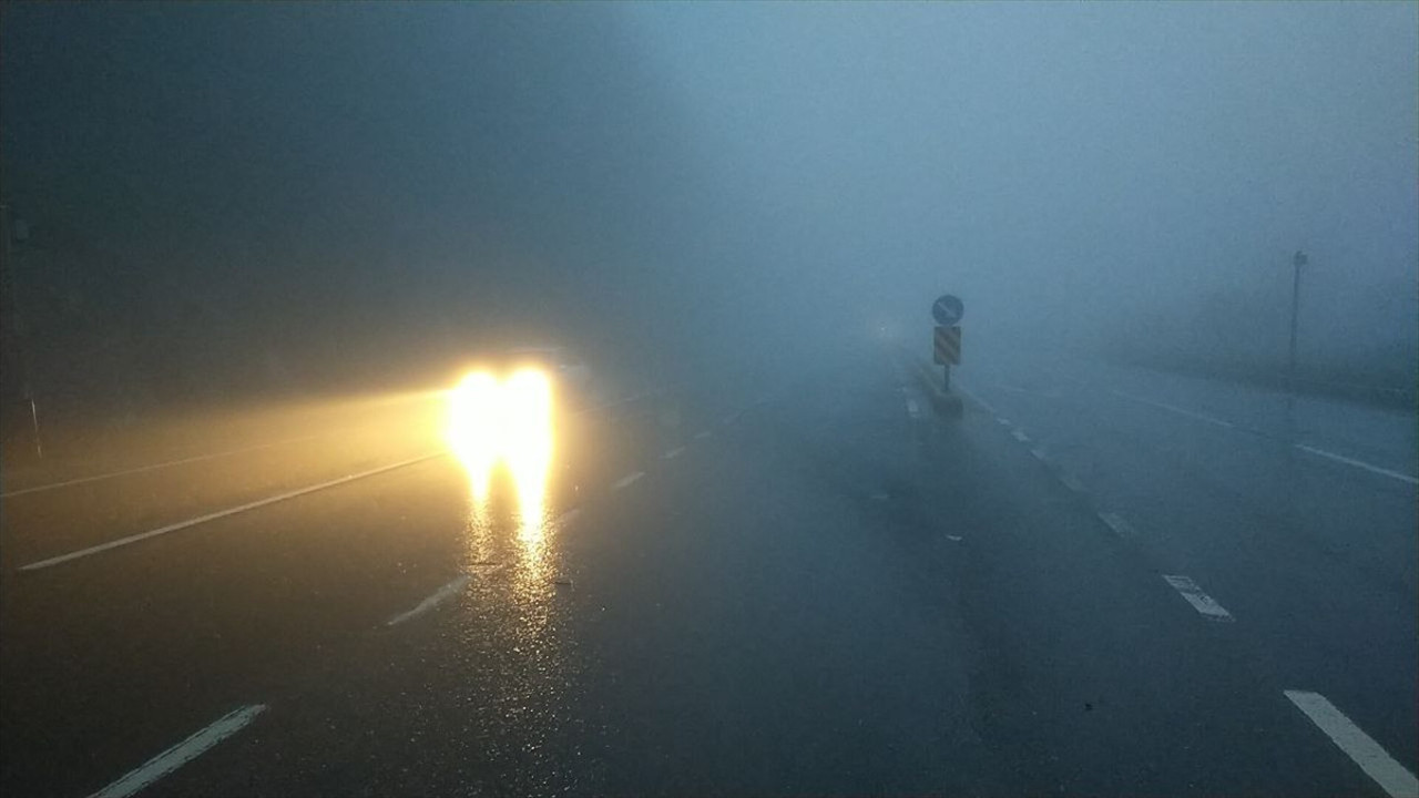 Bolu Dağı'nda sis ve sağanak