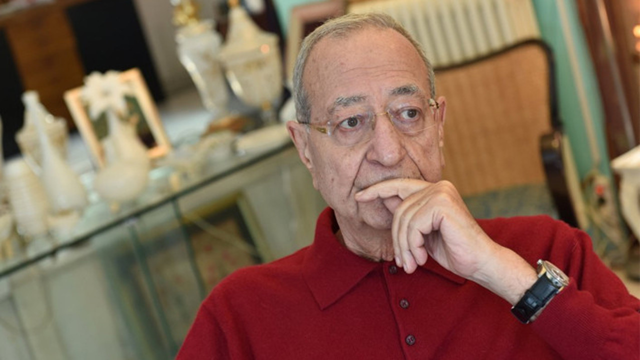 Dolar fırlayıp halk fakirleşmekte dibe vurunca Mehmet Barlas’tan korkutma yazısı. Anlat anlat heyecanlı oluyor Mehmet