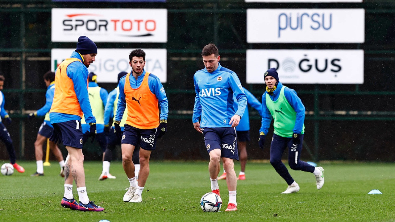 Fenerbahçe'ye derbi öncesi çifte müjde