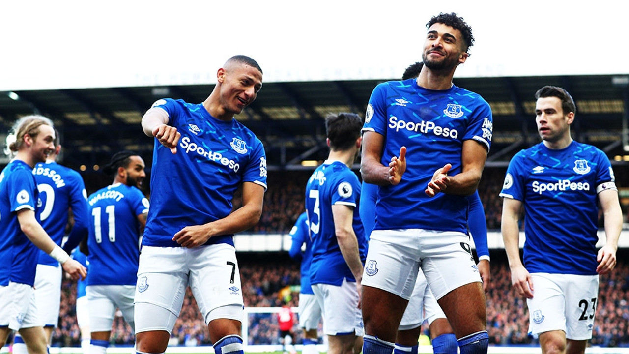 İngiltere'de 4 maç daha korona nedeniyle ertelendi