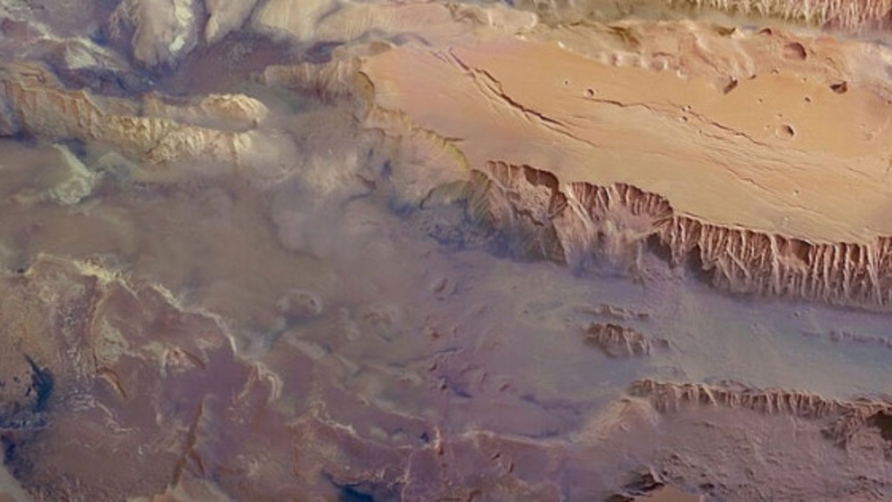 Mars'ta Hollanda büyüklüğünde su kütlesi tespit edildi