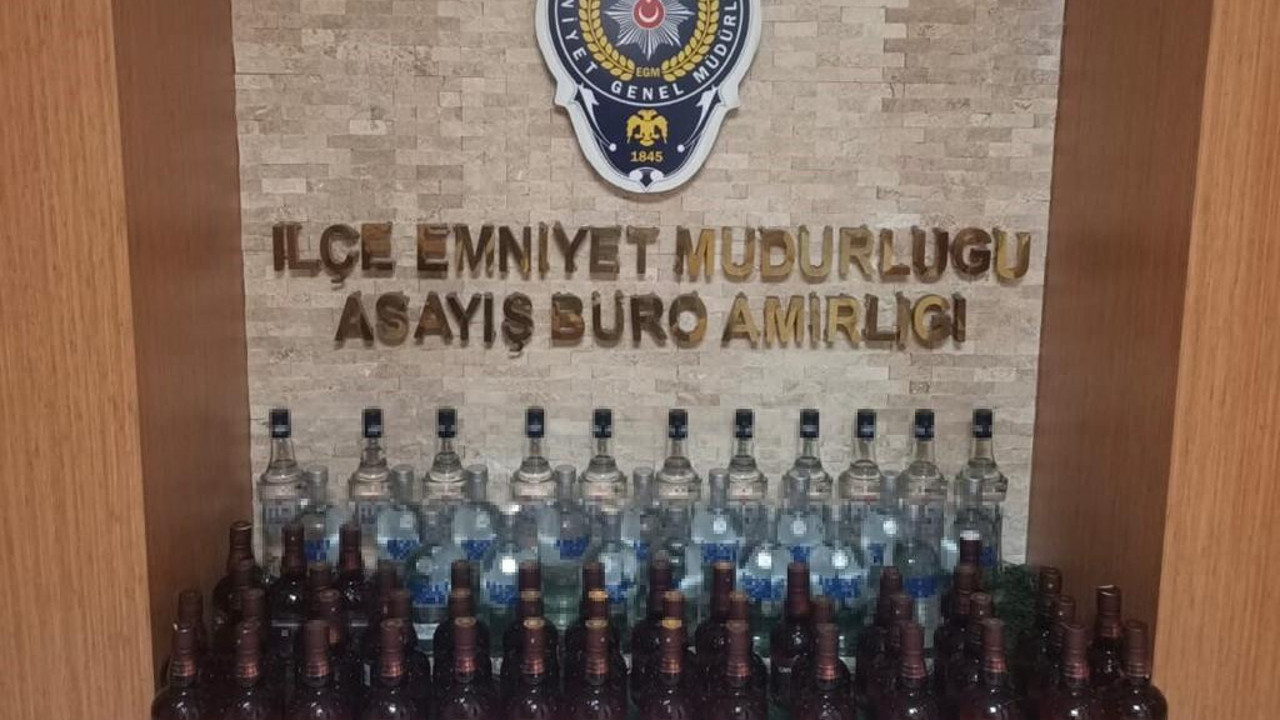 Kağıthane'de oto tamirhanesine sahte içki operasyonu