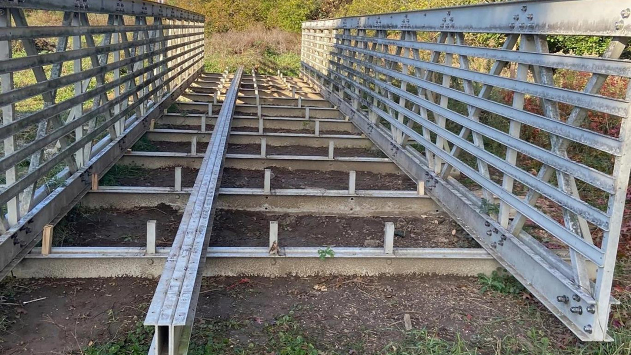 Yok artık! Hırsızlar demir köprüyü çaldı