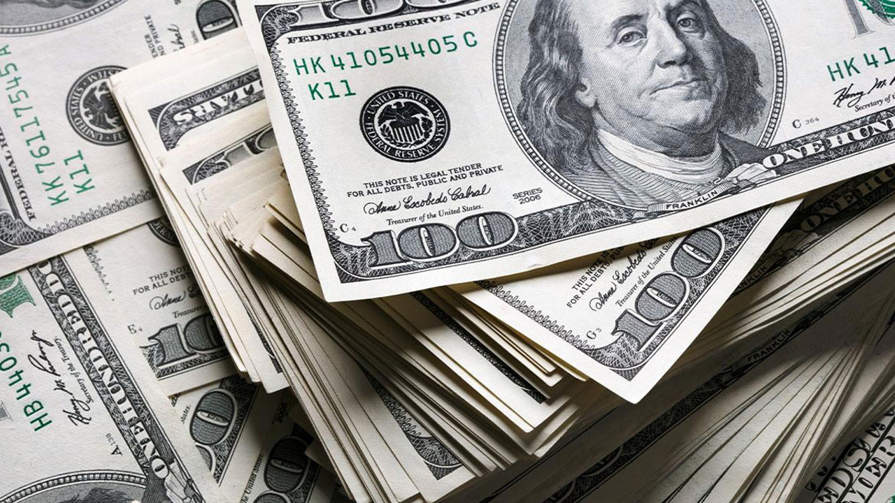 Son Dakika... Dolar piyasalar açılmadan uçuşa geçti