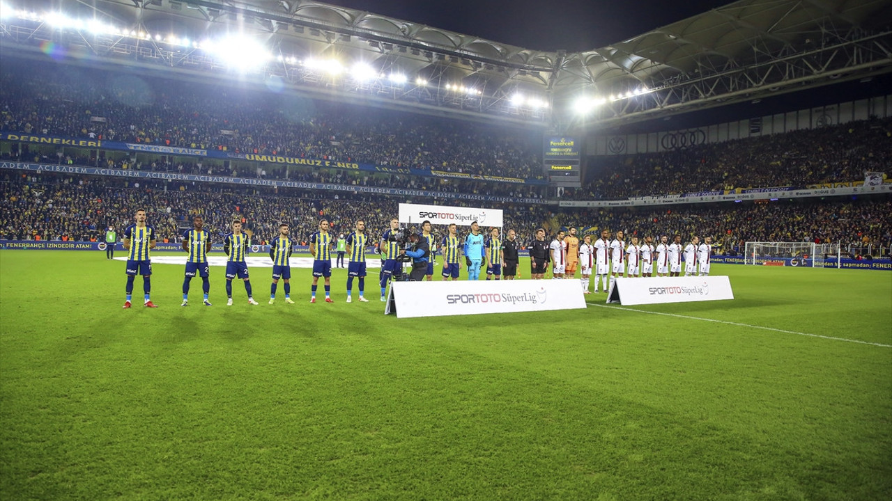 Fenerbahçeliler maç boyu Beşiktaş'a küfür etti, beIN Sports tamamının yayınladı! En ufak bir durumda ses kısarlardı