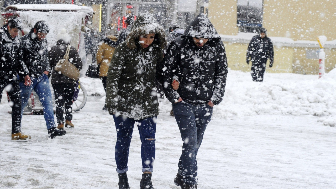 AKOM uyardı. Karın İstanbul'a bindireceği saat belli