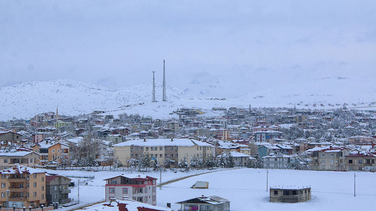 Yoğun kar nedeniyle eğitime ara verildi
