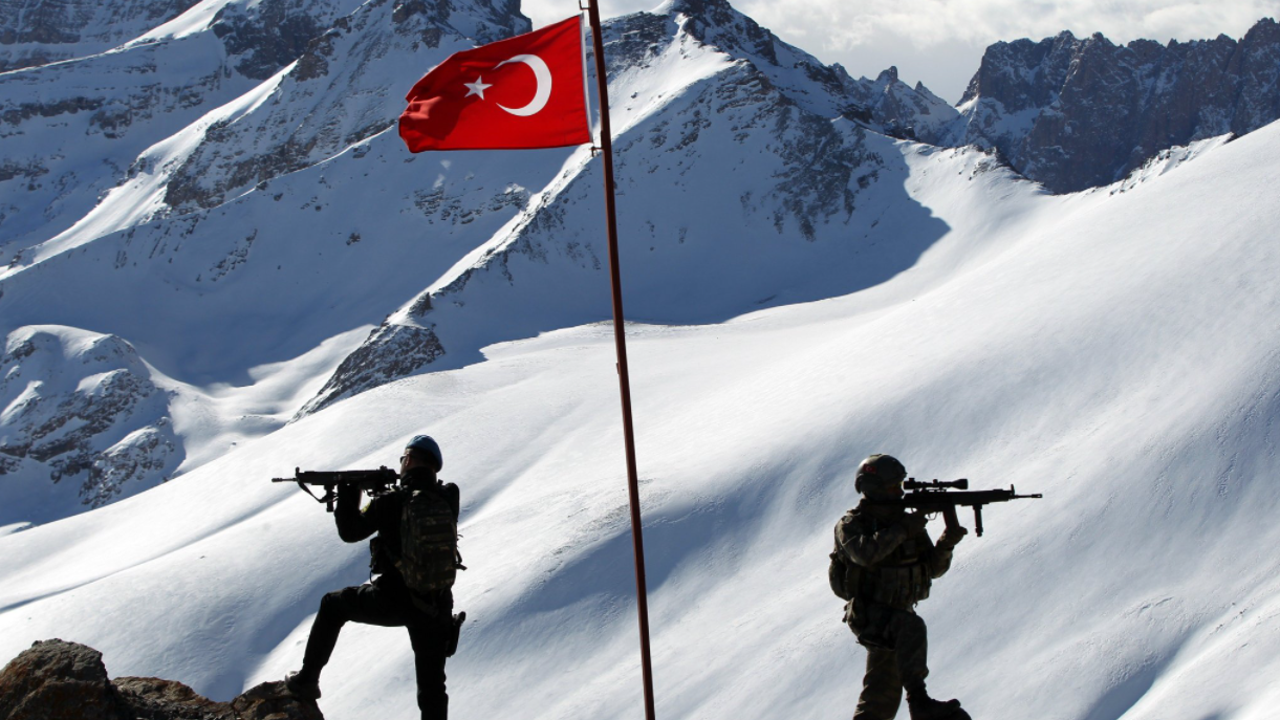 Kırmızı bültenle aranan terörist ikna yoluyla teslim oldu