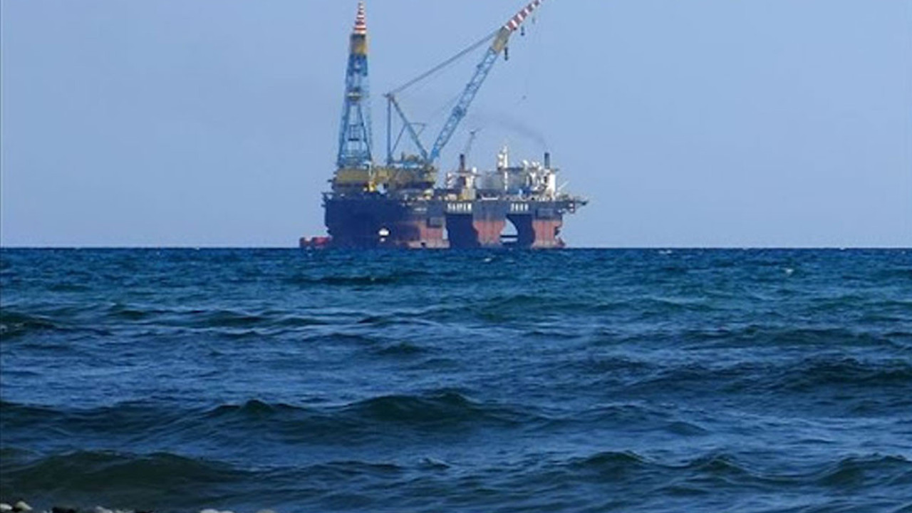 Kıbrıs'ta Katarlılarla Rumların sondaj işbirliği başladı. Katarlılar Rumlarla beraber kuyumuzu kazıyor