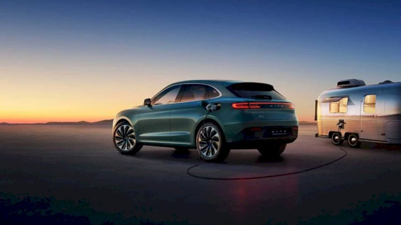 Huawei ilk elektrikli aracını tanıttı