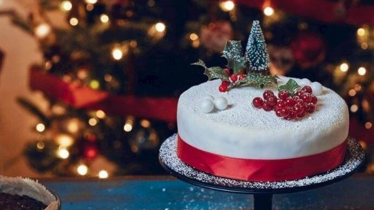 Diyanet'ten 'yılbaşı pastası' fetvası: Müslümanlar alet olmamalı