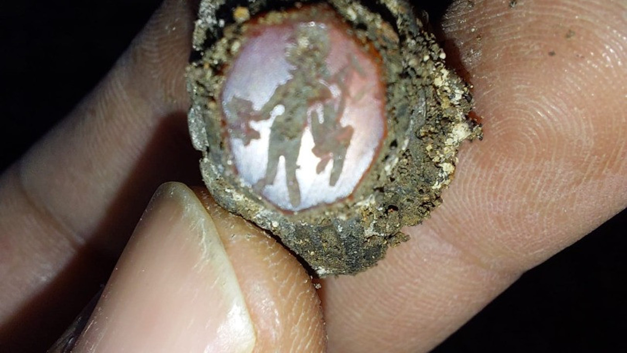 Tam 2 bin yıllık heyecanlandıran keşif. Üzerindeki Hermes figürü dikkat çekti