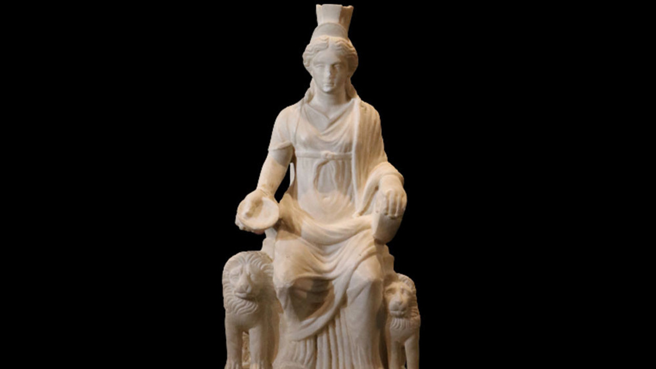 Kybele Heykeli ait olduğu topraklarda. Tam 57 yıl önce yurtdışına kaçırılmıştı