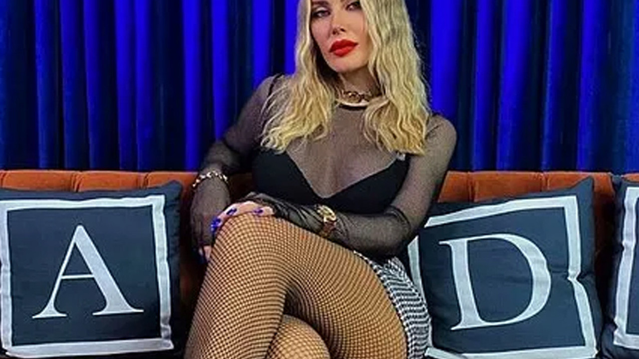 Ekranların olay kadını Hande Sarıoğlu’ndan bomba açıklama. Her programda tepkileri üzerine çekiyordu. Son programında ‘Taytımı çıkarayım mı’ demişti