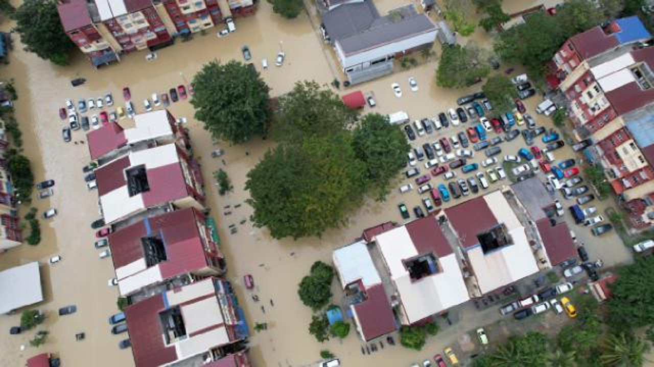 Malezya'daki sel felaketinde can kaybı 47'ye çıktı
