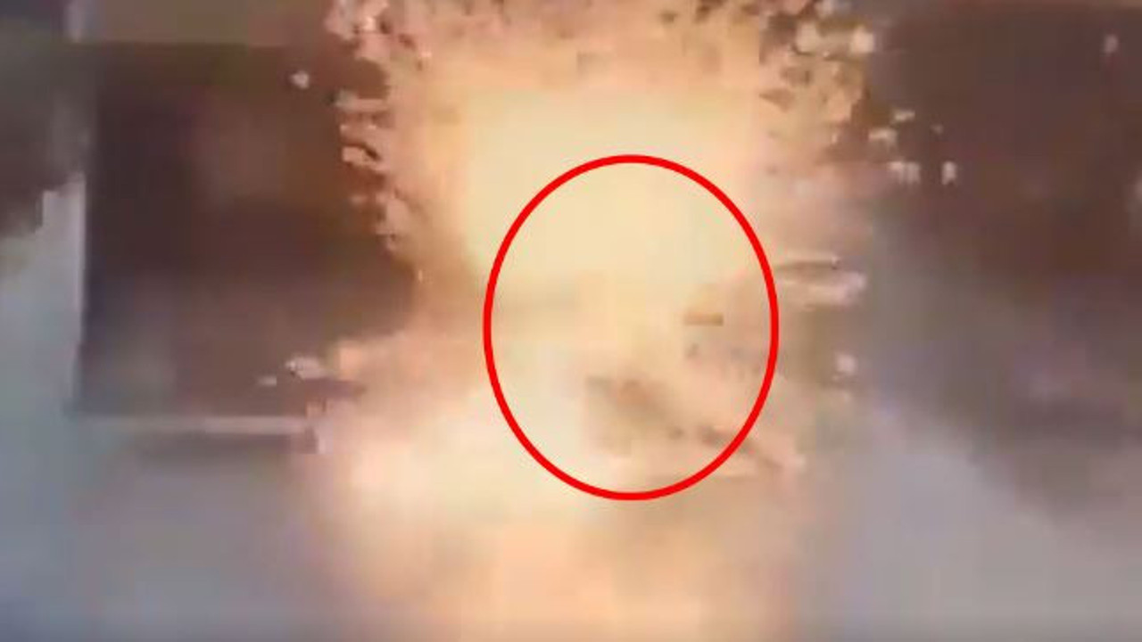 Yürüyen adam ateş topuna döndü