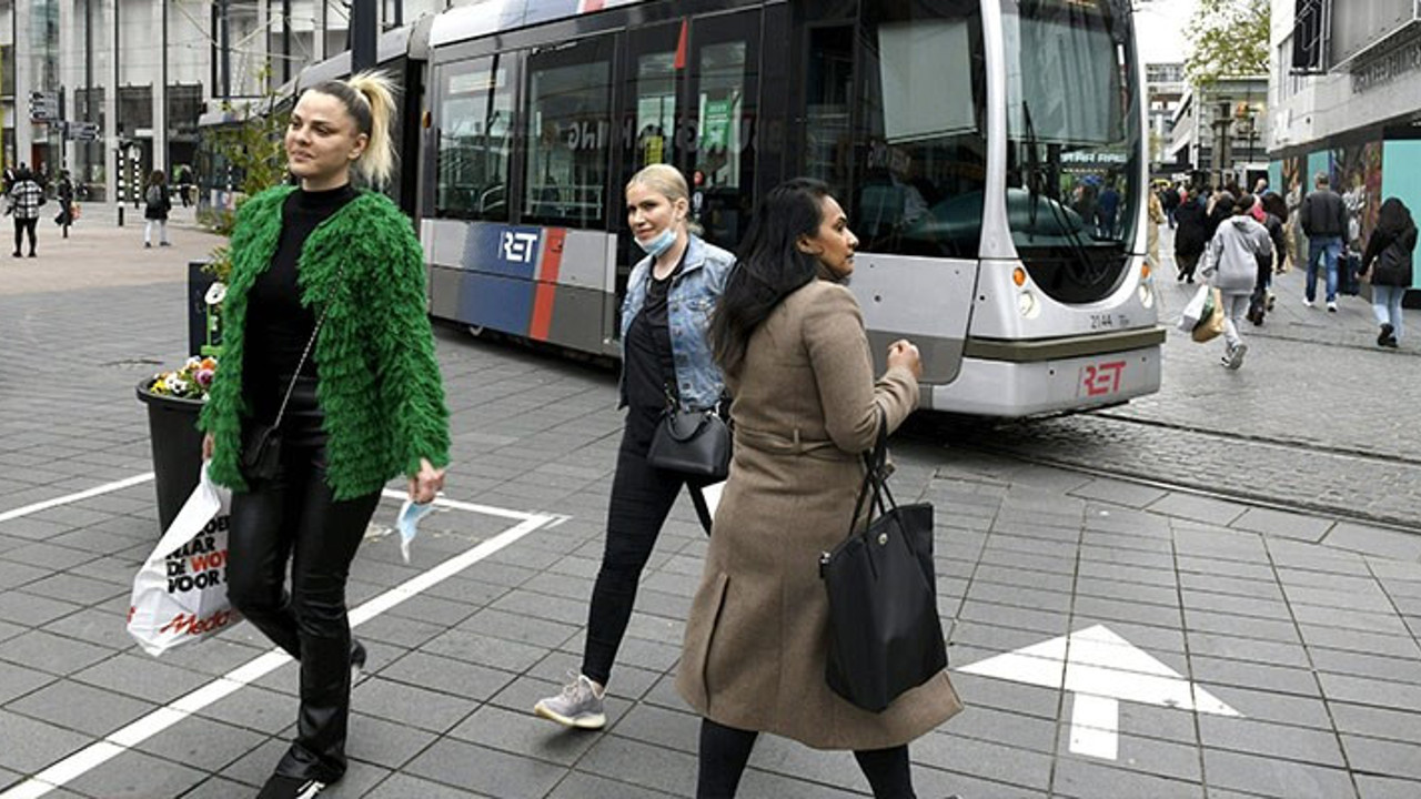 Hollanda'da 4 haftalık tam kapanma kararı alındı