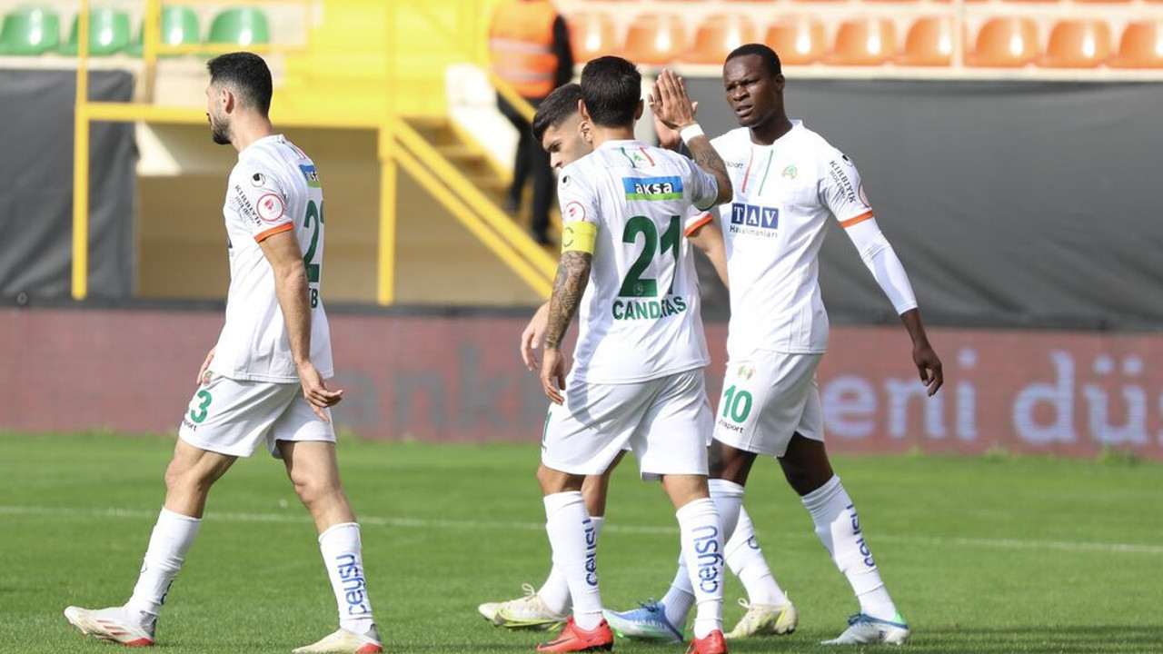 Babacar şov yaptı Alanyaspor kupada rahat turladı