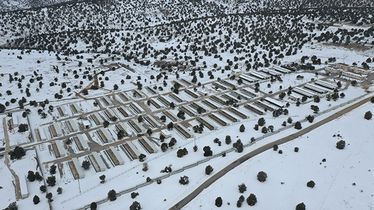 Myanmar'da 24 Aralık'ta öldürülen 30 kişi defnedildi