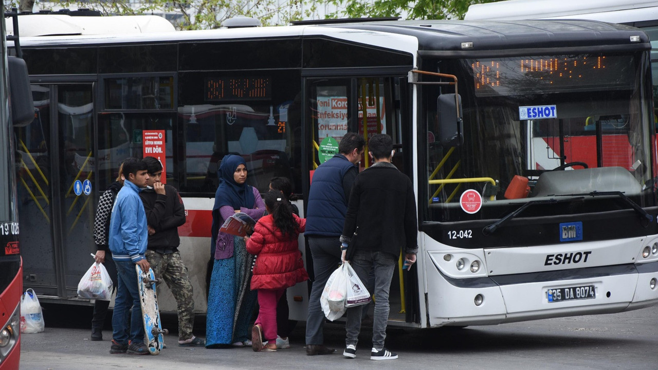 İzmir'de toplu ulaşıma zam yapıldı