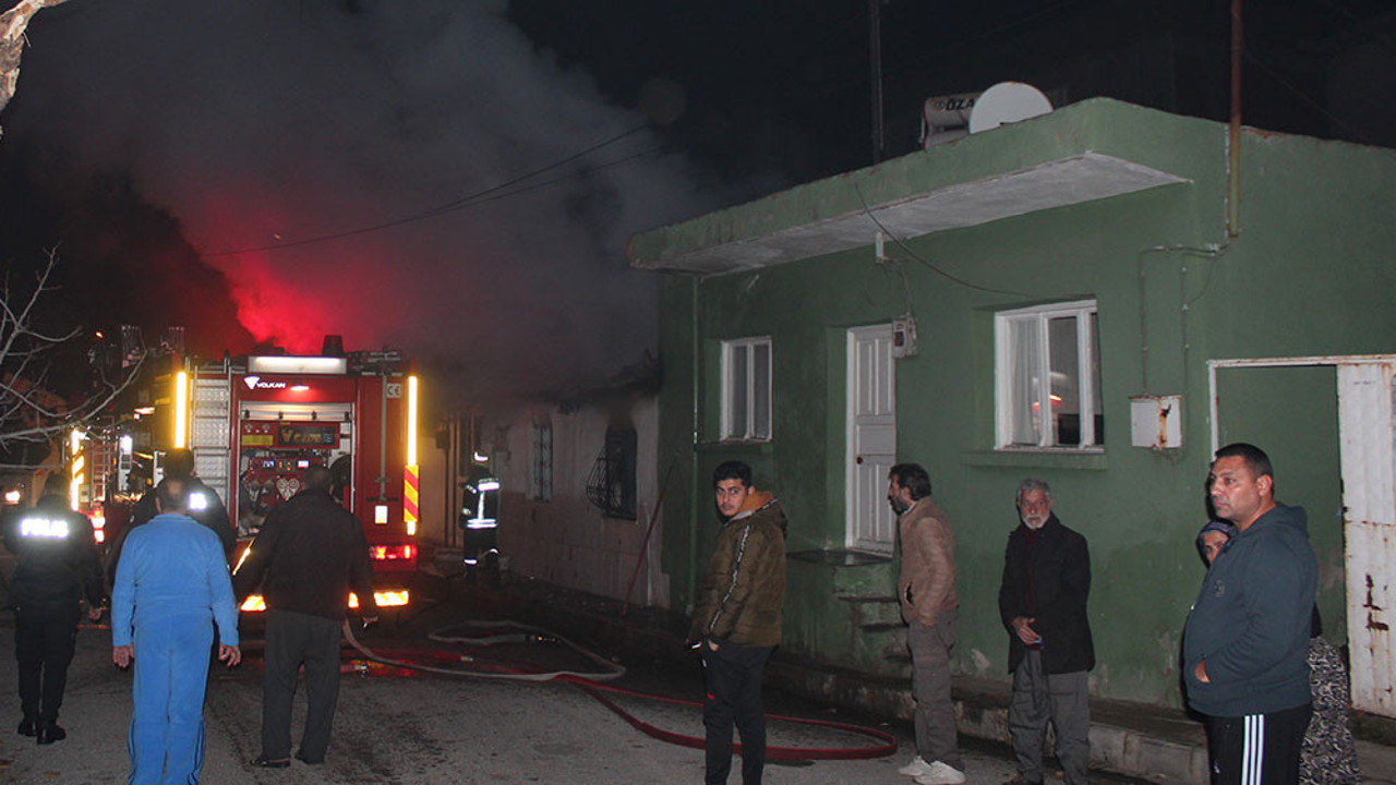 Tek katlı evde yangın