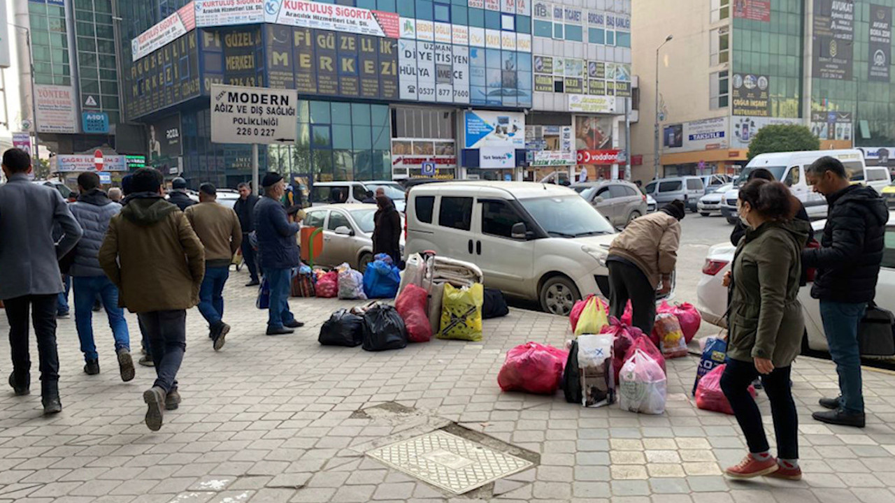 1 Manat 8 Lira olunca, bir ayda rekor sayıda Azerbaycan Türkü Iğdır'a geldi
