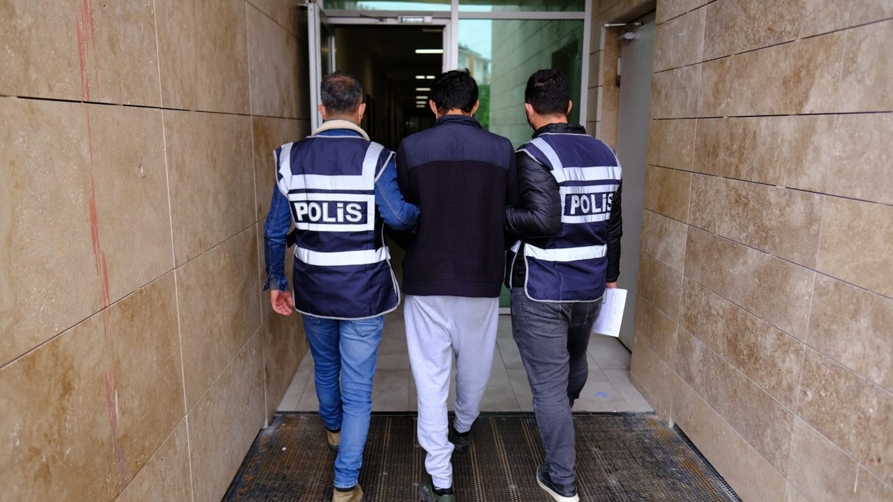 Hırsızlık suçundan aranan zanlılar yaralandı