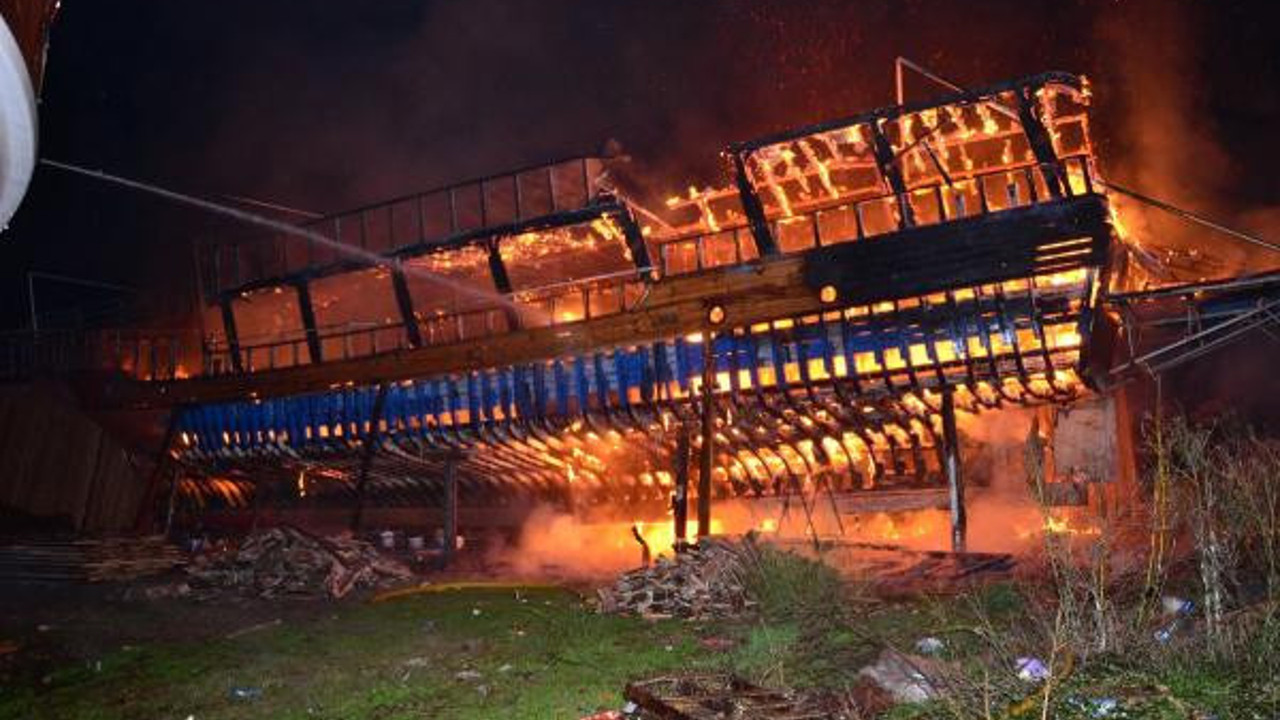 Antalya'da tekne yangını: 3 milyonluk hasar oluştu