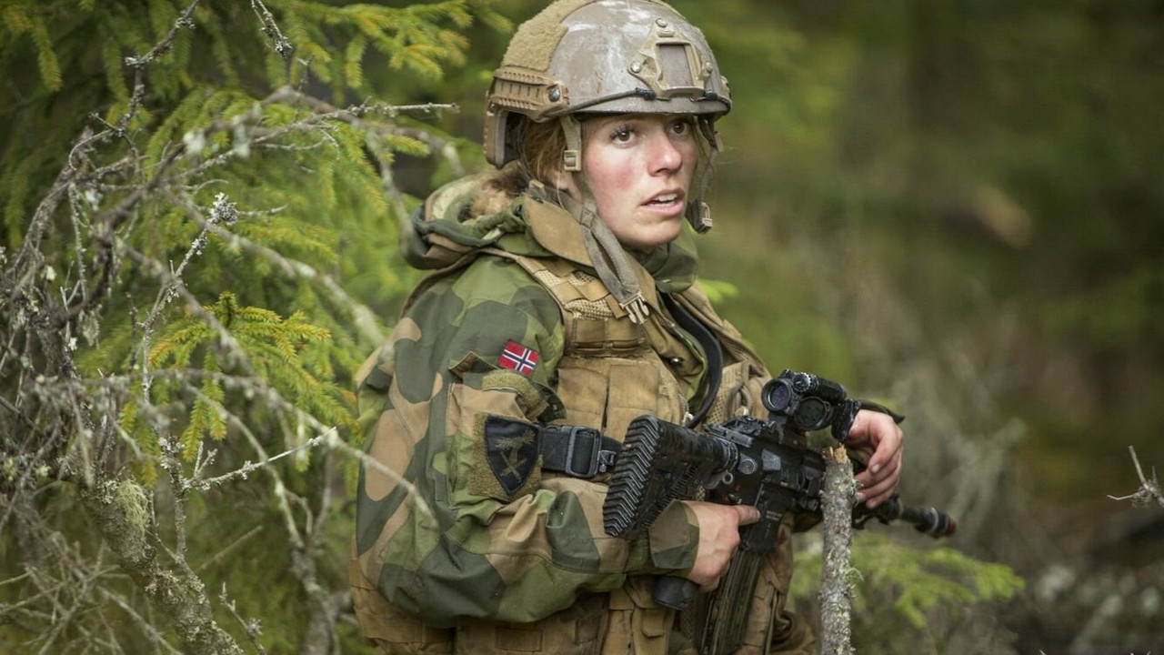 Terhis olan askerlere sütyen ve külotları iade edin çağrısı