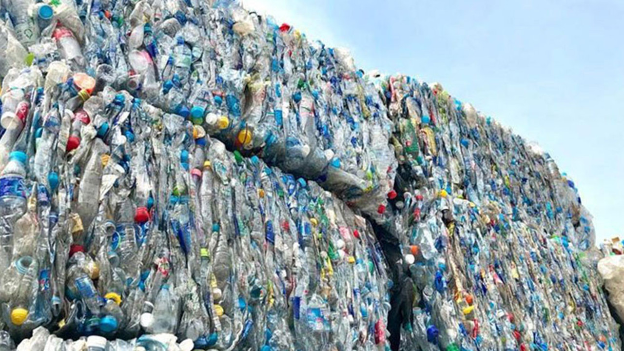 141 konteyner çöp limanlarda bekliyor. Yasaklı plastik atıkları da var