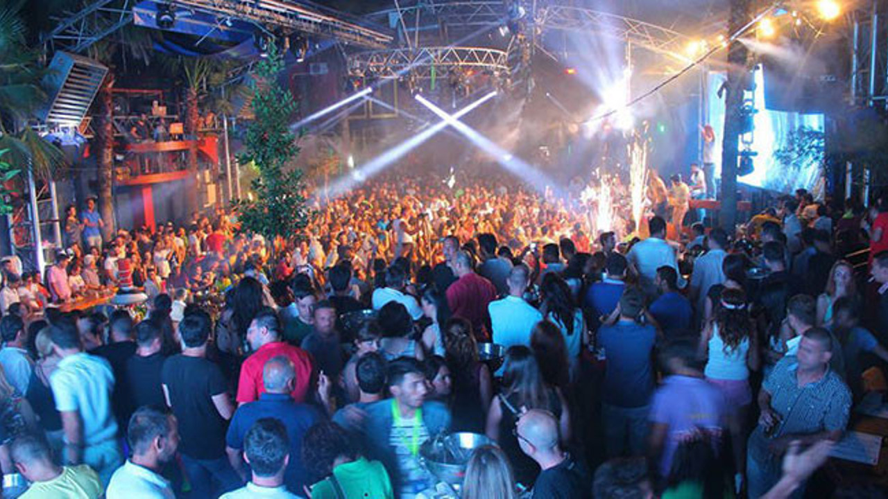 Hangi eğlence faaliyetlerine gece 12'den sonra yasak geldi? Resmi Gazete'de yayımlandı