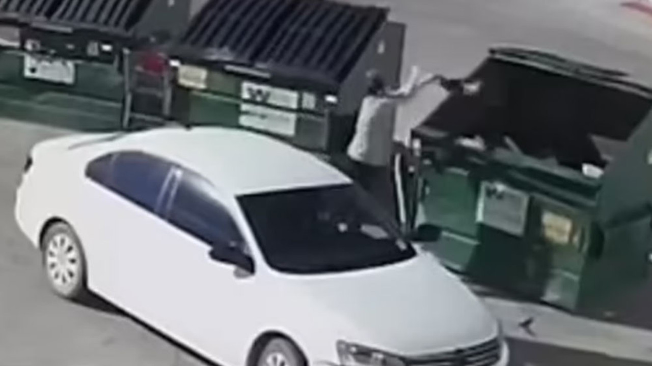 Vicdansız anne yeni doğan bebeğini çöpe attı. Bebek altı saat sonra çöpten çıkarıldı