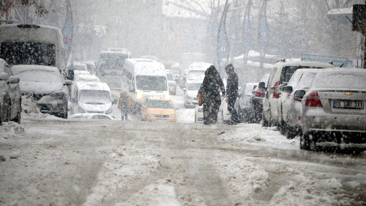 Doğu Anadolu'daki 4 ilde 120 yerleşim yerinin yolu kapandı