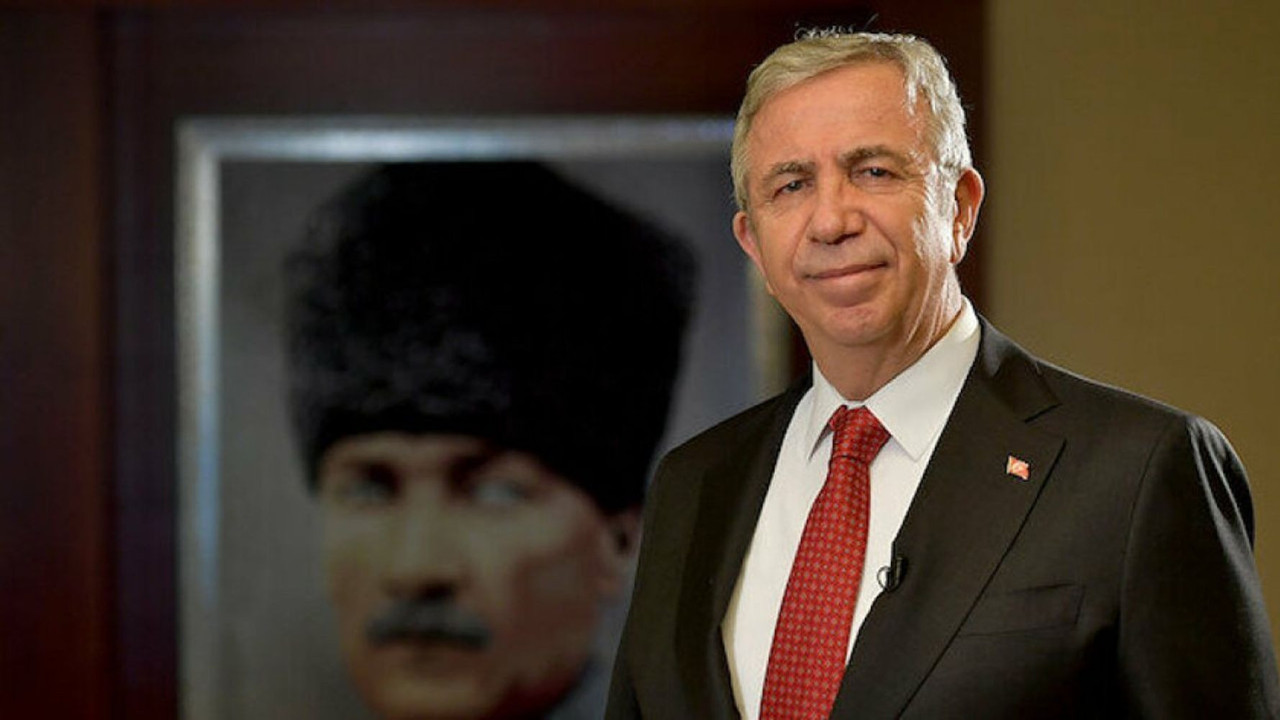 Trafikte Mansur Yavaş'ın aracına denk gelen vatandaş şahit olduklarını anlattı! Sosyal medya bu olayı konuşuyor