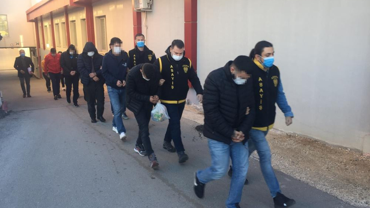 Sahte polisleri gerçek polisler yakaladı