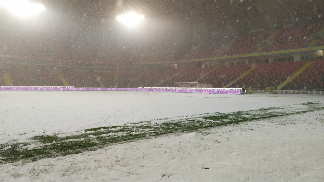 Kalyon Stadı'ndan gelen son fotoğraf şok etti. Gaziantep FK Yeni Malatyaspor oynanabilecek mi