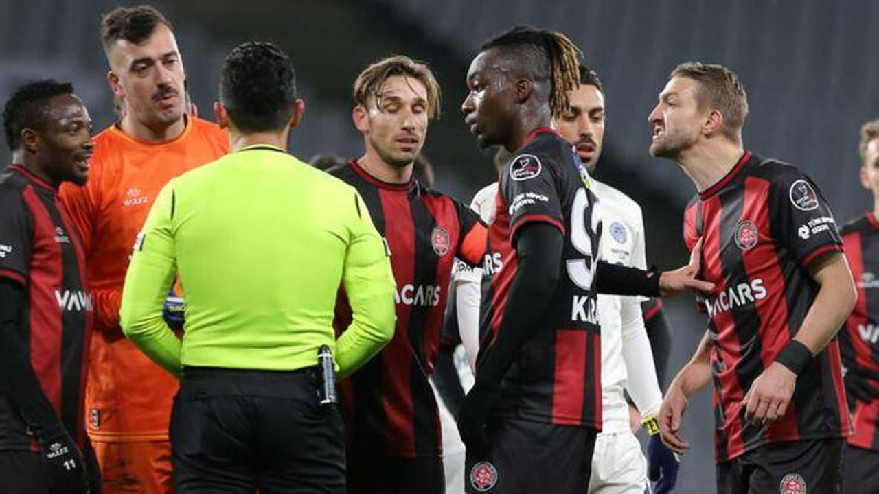 Herkes bunu konuşuyor: Caner Erkin penaltıyı bilerek mi yaptı?