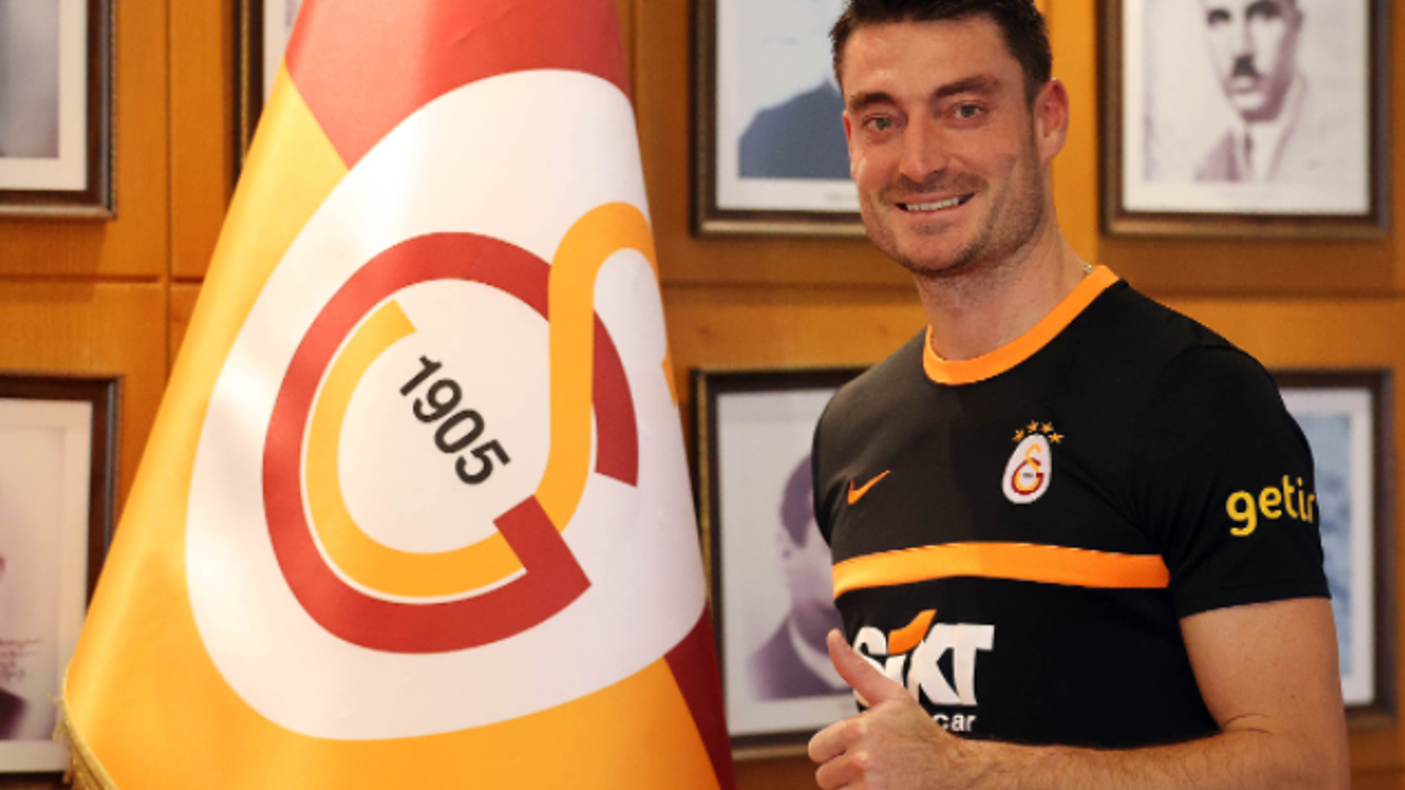 Futbolcu olarak gitti, antrenör olarak döndü!