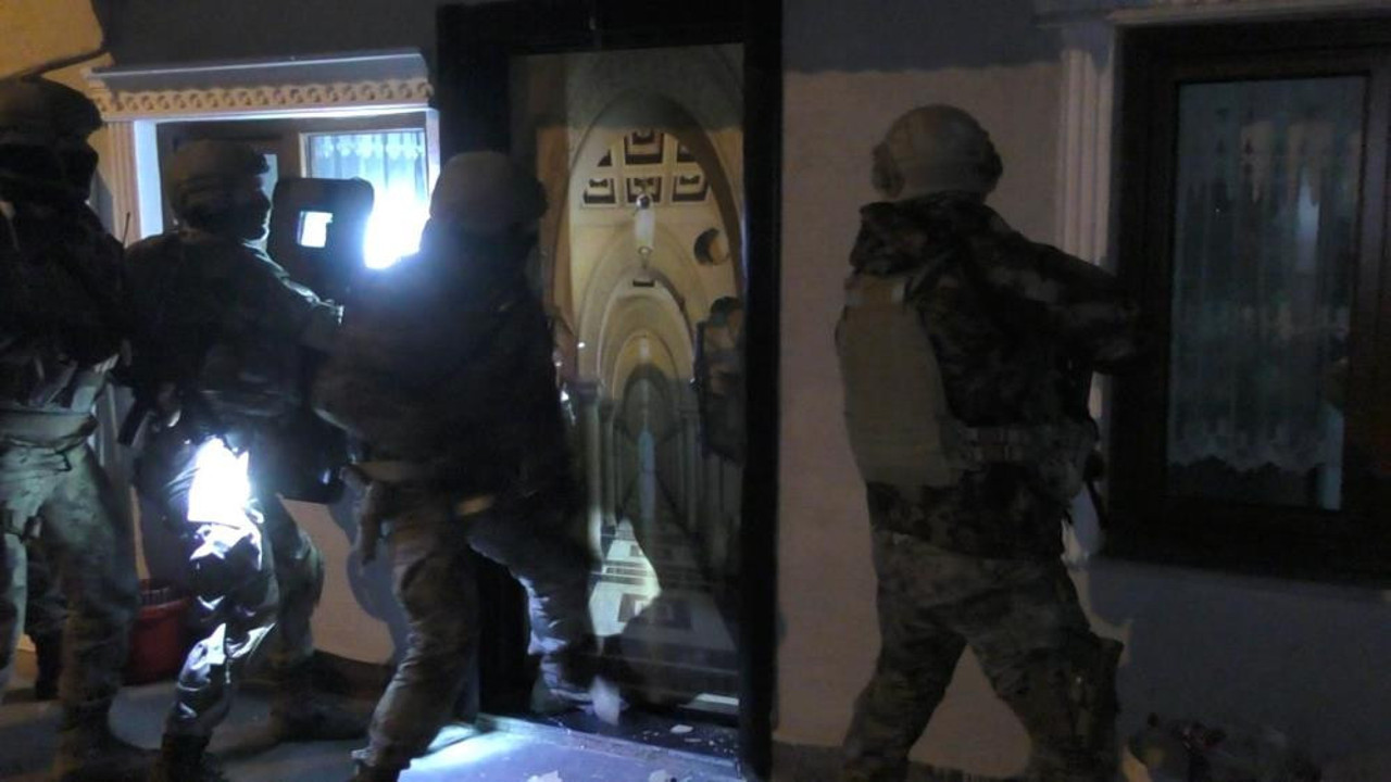 Zehir tacirlerine şafak baskını