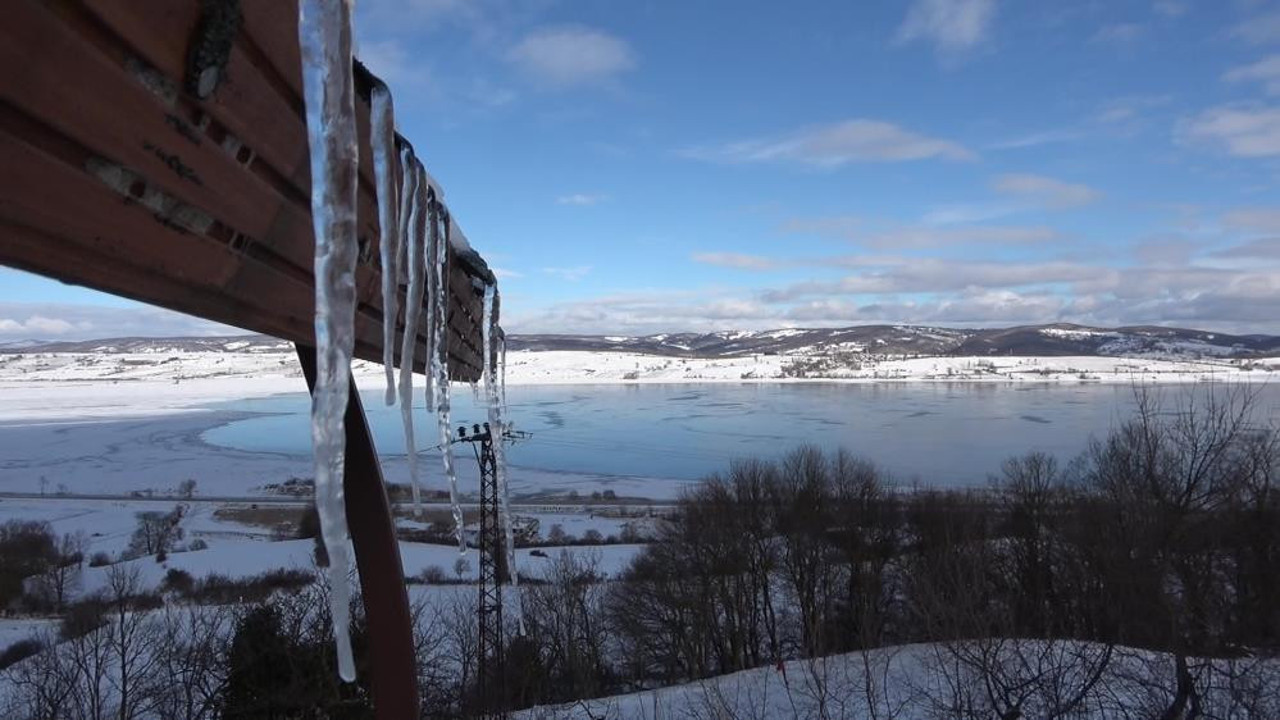Ladik Gölü buz tuttu
