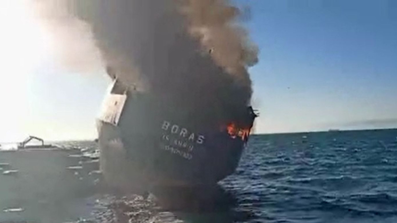 Kartal'da gemi yangını