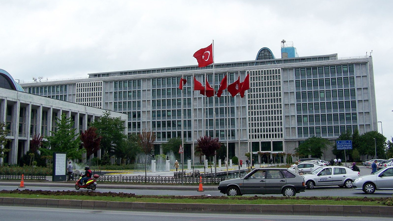 İBB'den TÜGVA yöneticisine büyük kıyak. 12 milyonluk ihaleyi AKP'li yöneticiye verdiler