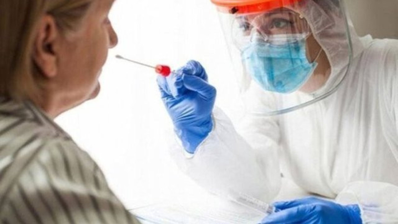 Profesör Tükek PCR testi zorunluluğunun neden kaldırıldığını açıkladı. Sağlık Bakanlığı duyurmuştu