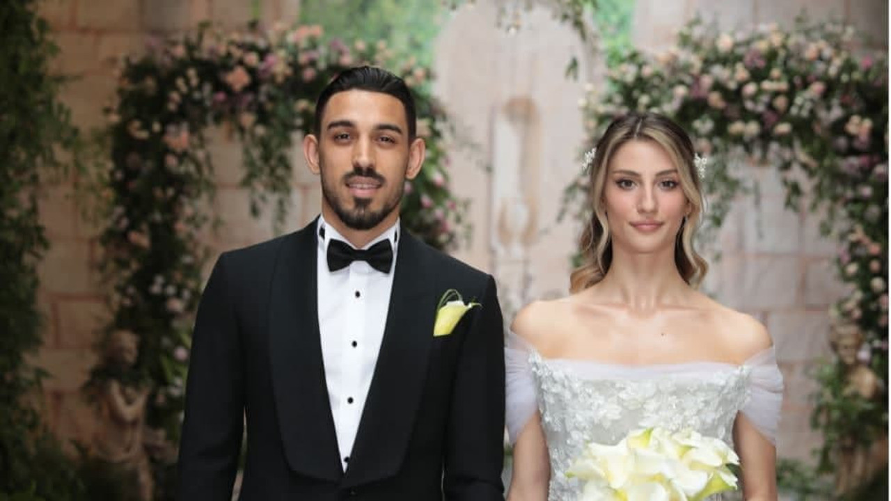 Fenerbahçeli İrfan Can Kahveci'nin eşi Gözde Kahveci taraftarlarla birbirine girdi! Adeta küplere bindi