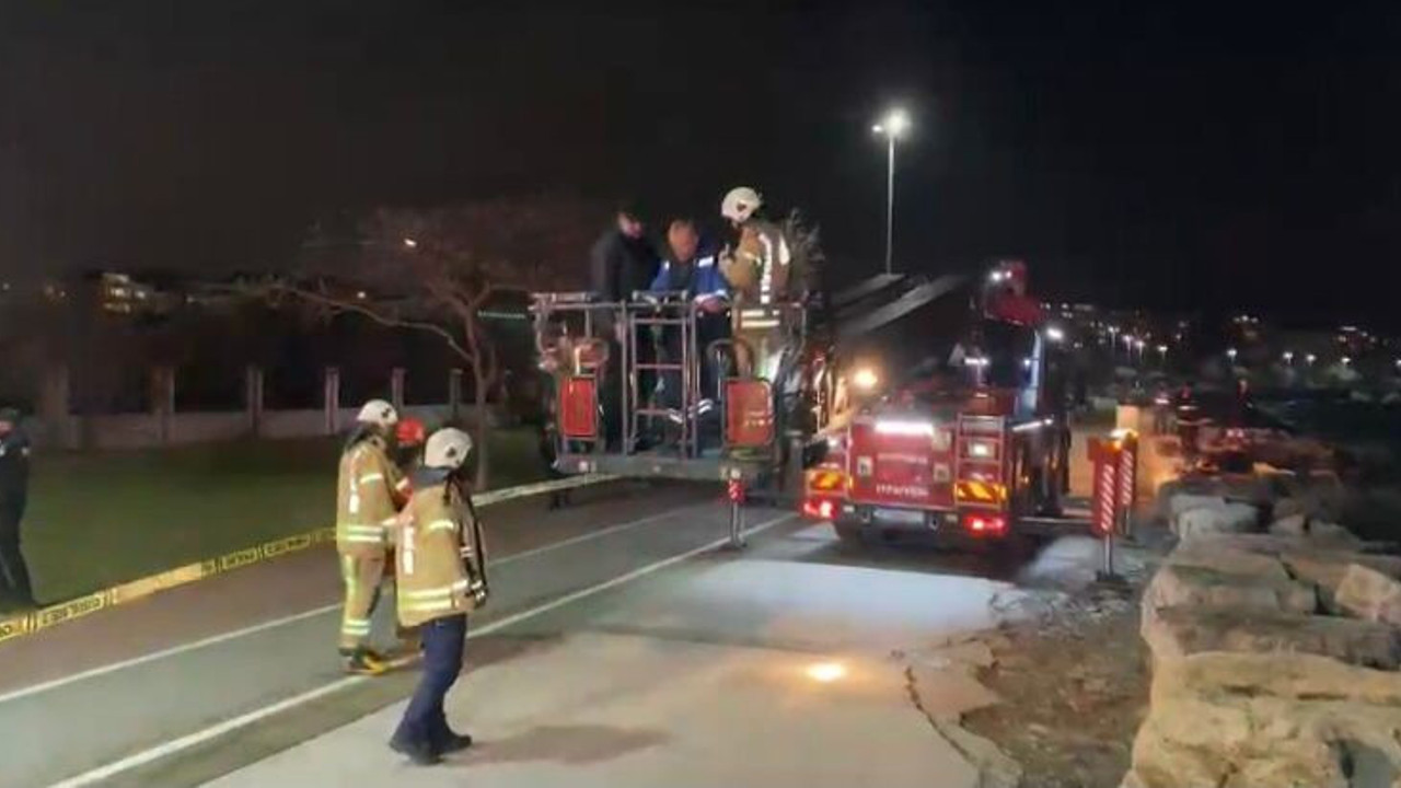 Kadıköy’de balıkçı teknesi karaya oturdu